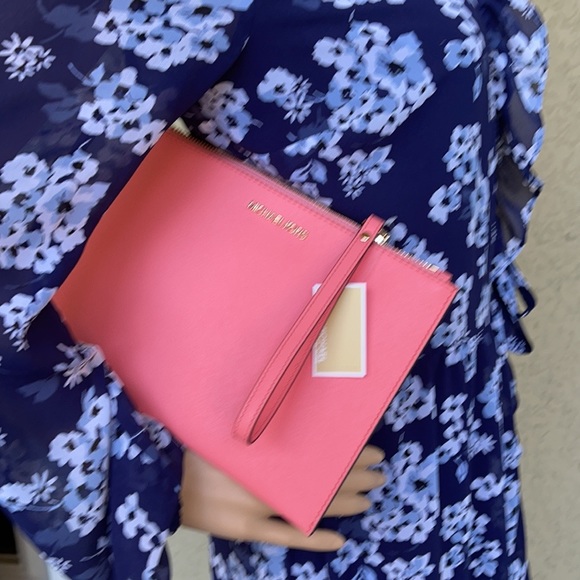 MK Jet Set Travel XL Zip Clutch Wristlet Grapefrui - Picture 2 of 15